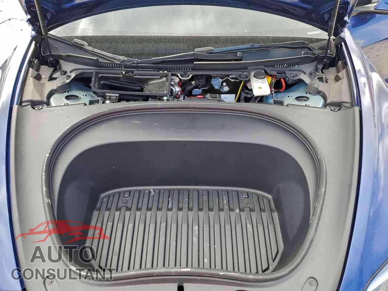 TESLA MODEL 3 2025 - 5YJ3E1EA6SF996978
