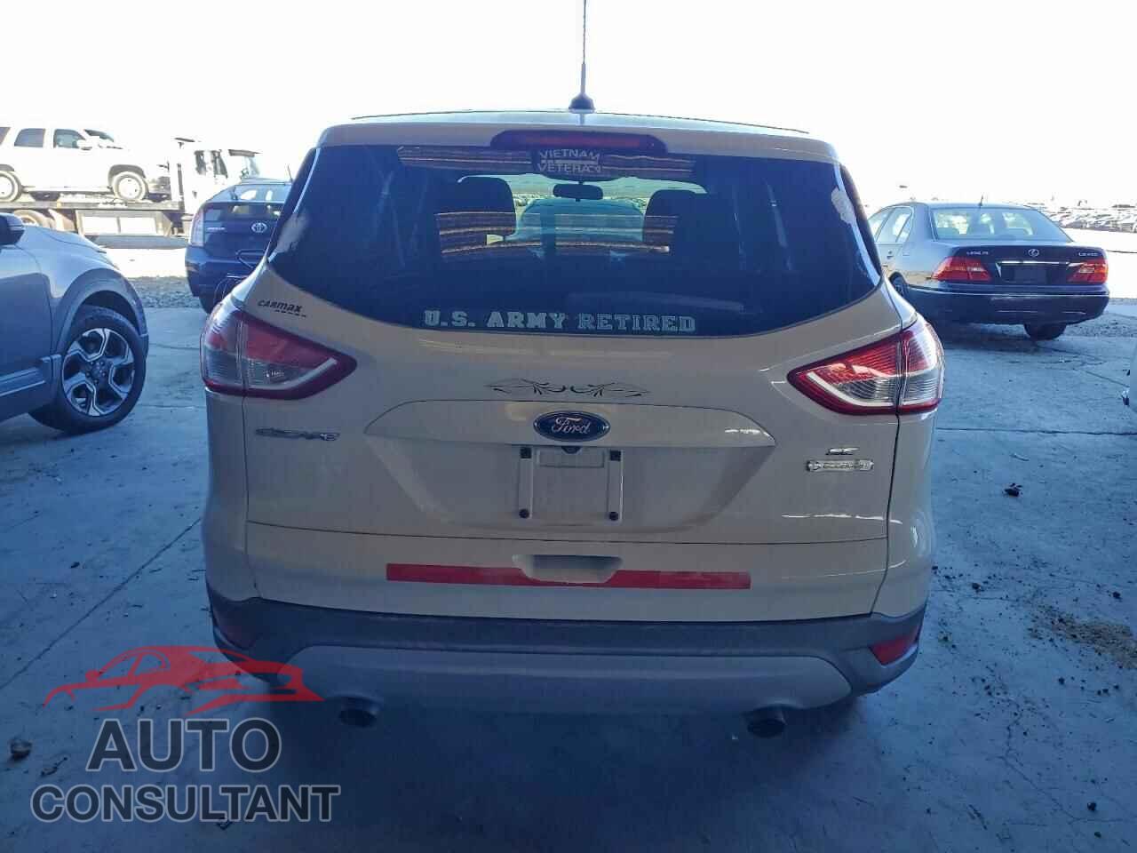 FORD ESCAPE 2015 - 1FMCU0GX6FUB07622