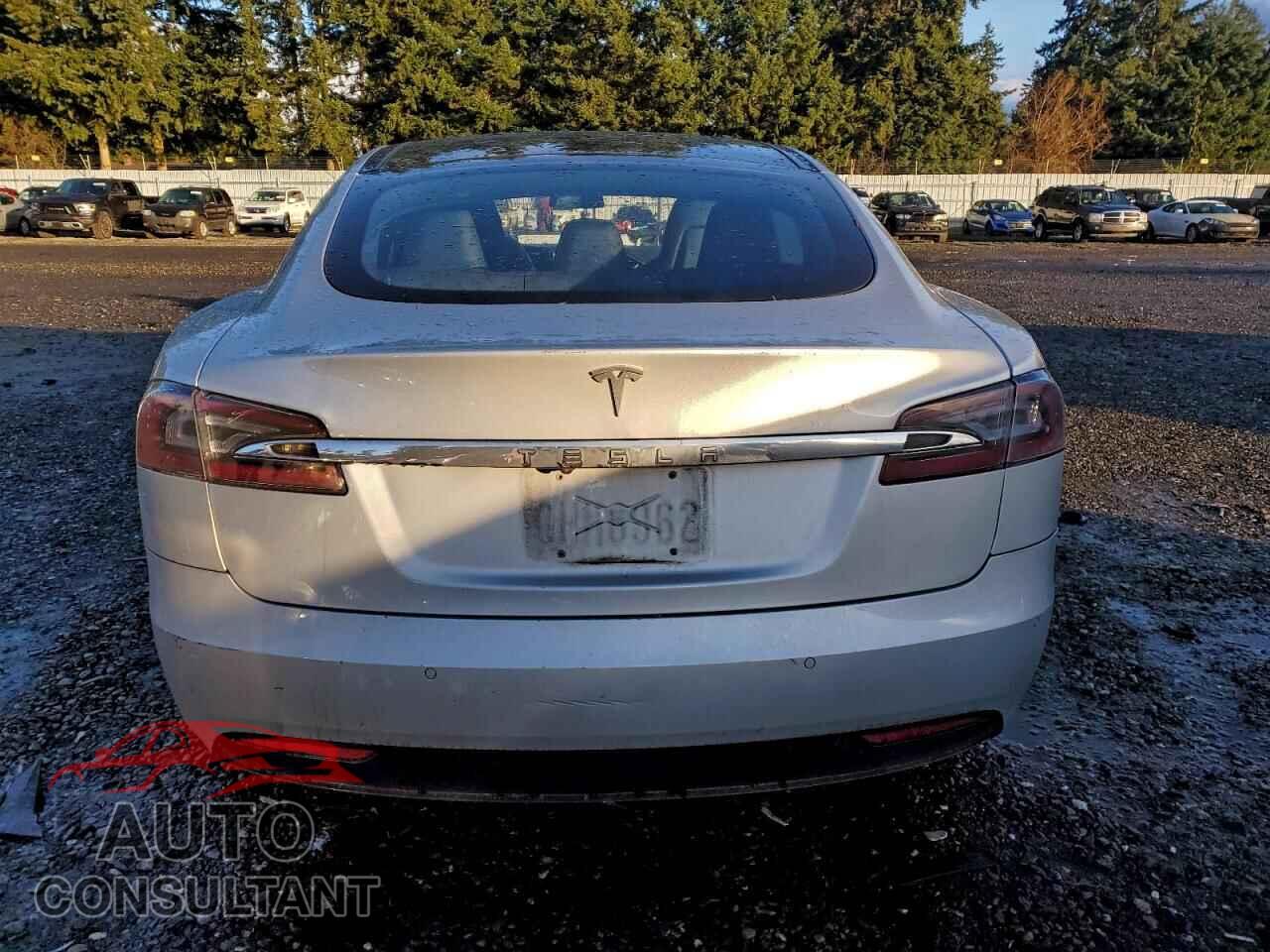 TESLA MODEL S 2016 - 5YJSA1E22GF157725