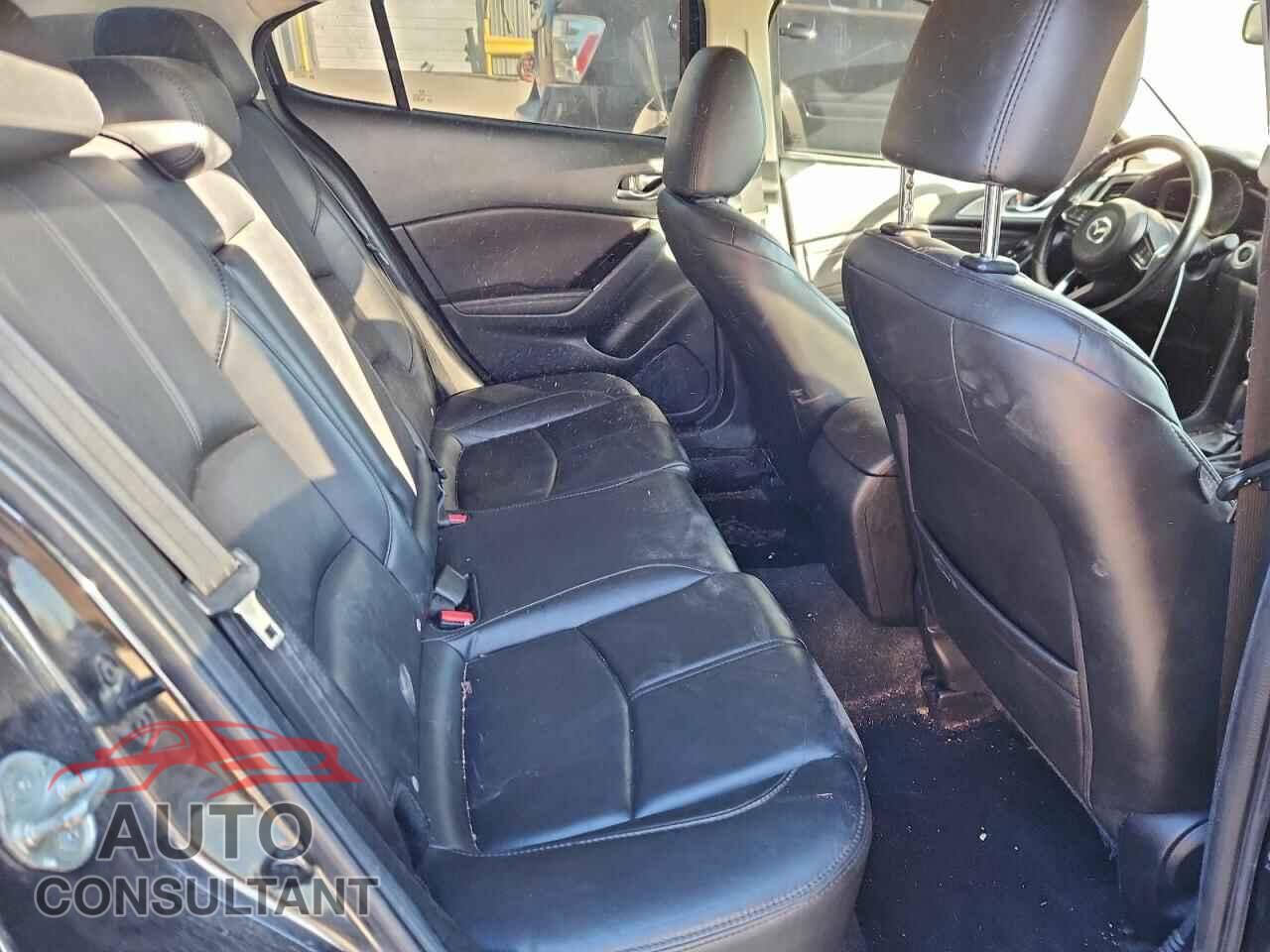 MAZDA 3 2018 - 3MZBN1V32JM169600