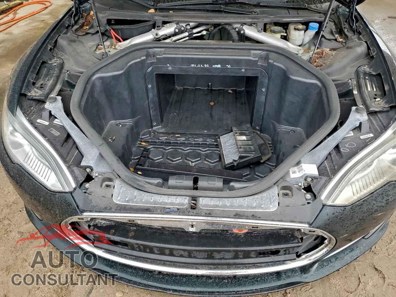 TESLA MODEL S 2013 - 5YJSA1DG2DFP03528