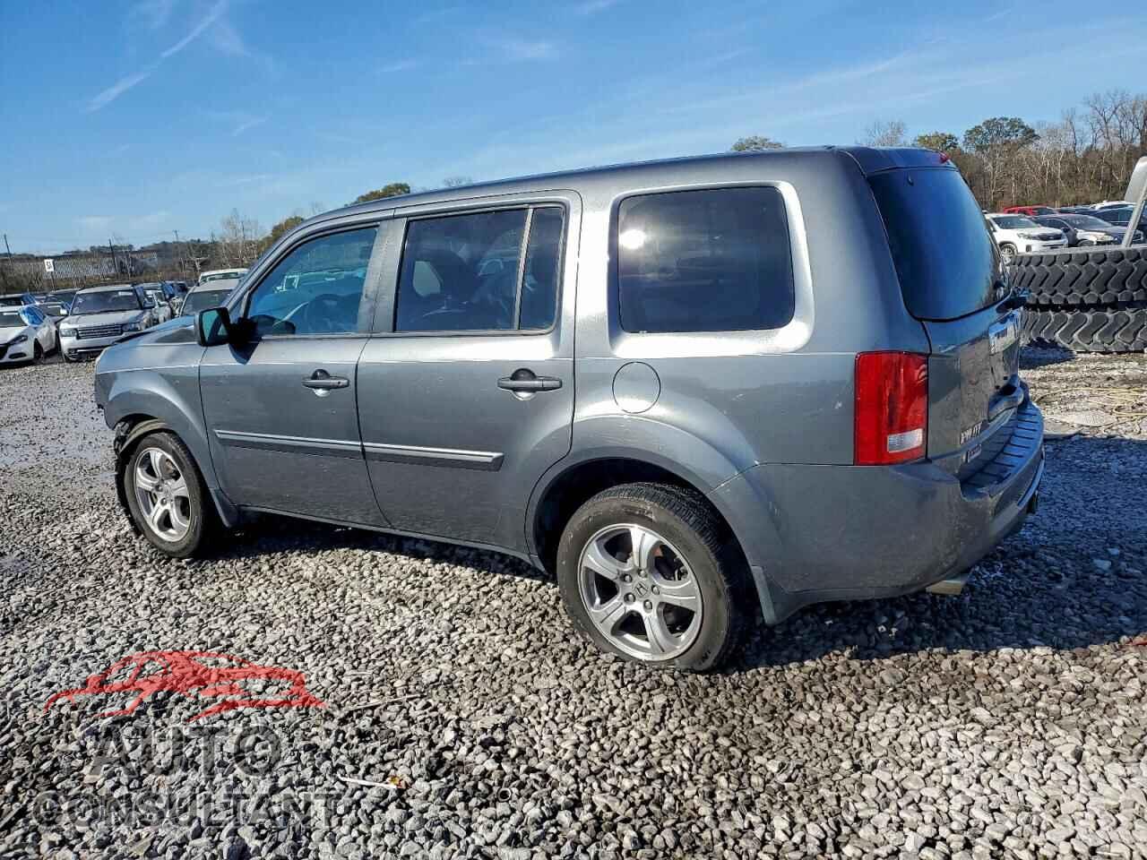 HONDA PILOT 2013 - 5FNYF4H58DB003597