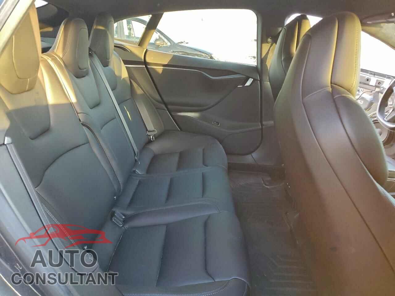 TESLA MODEL S 2018 - 5YJSA1E20JF272475