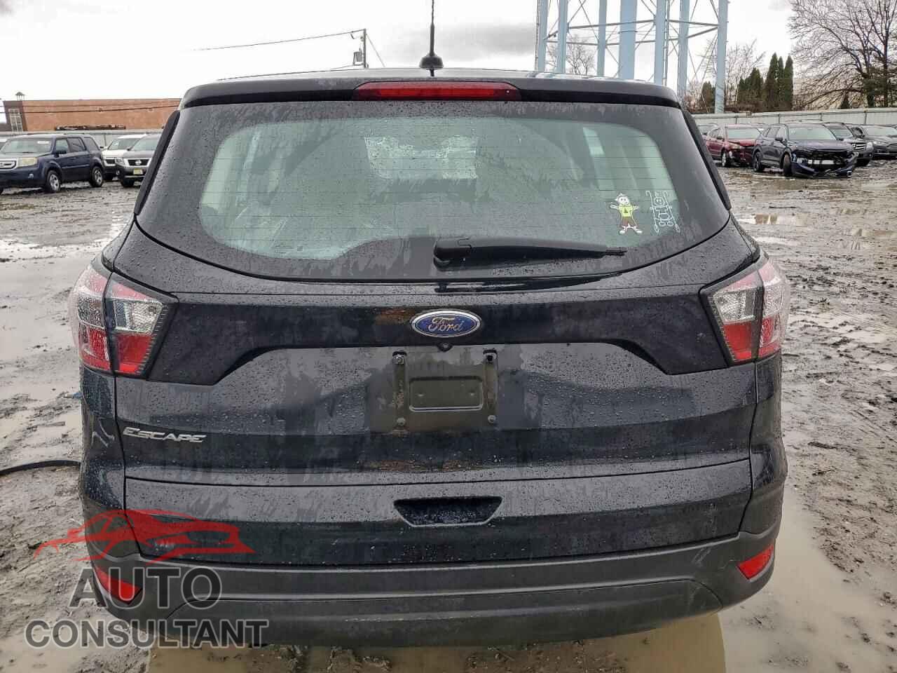 FORD ESCAPE 2017 - 1FMCU0F72HUD71487