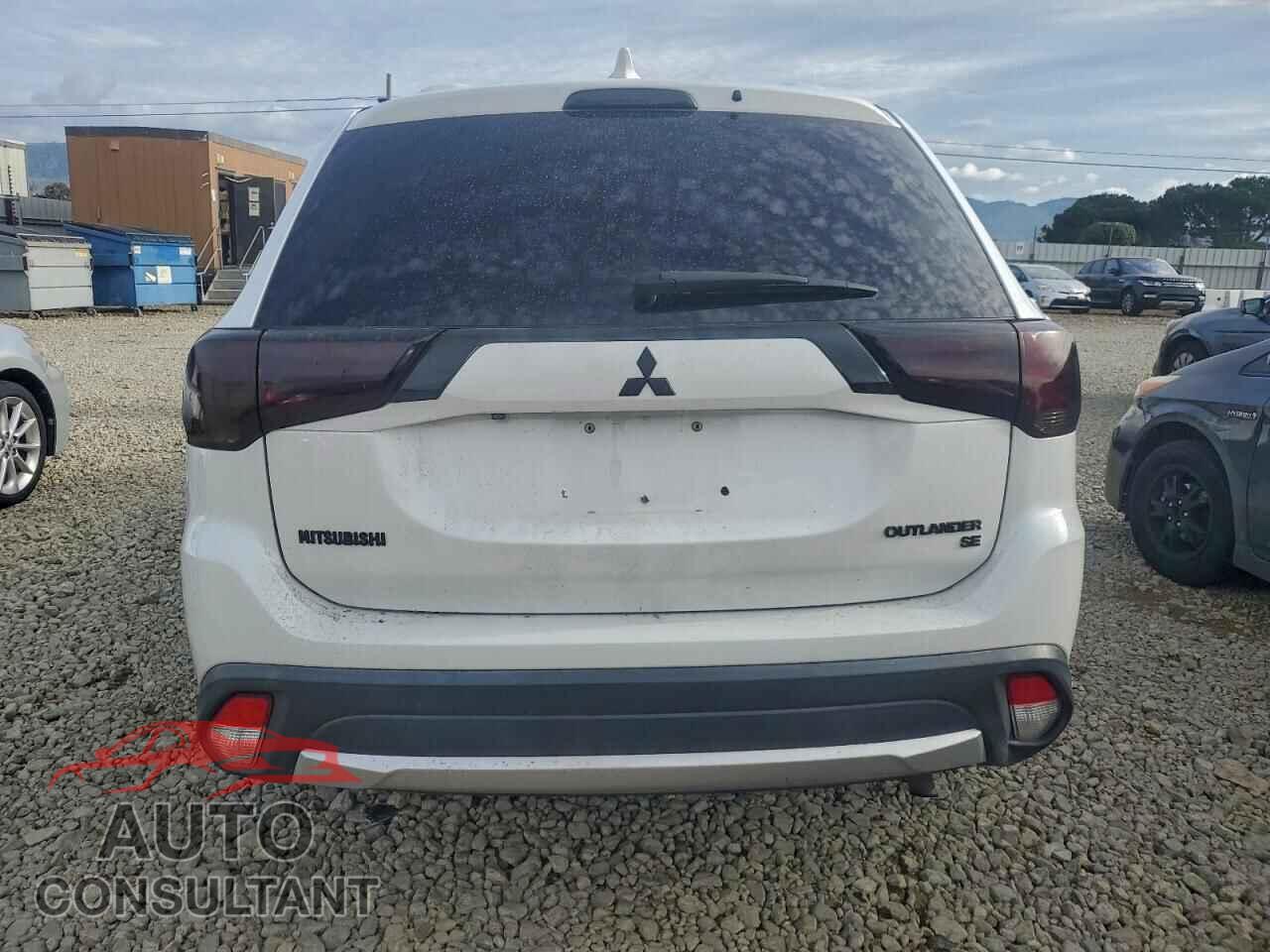 MITSUBISHI OUTLANDER 2018 - JA4AZ3A32JZ002425