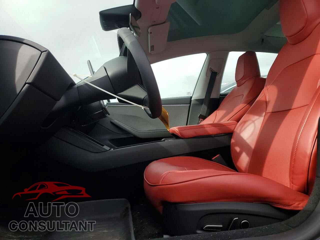 TESLA MODEL 3 2025 - 5YJ3E1EA5SF074248