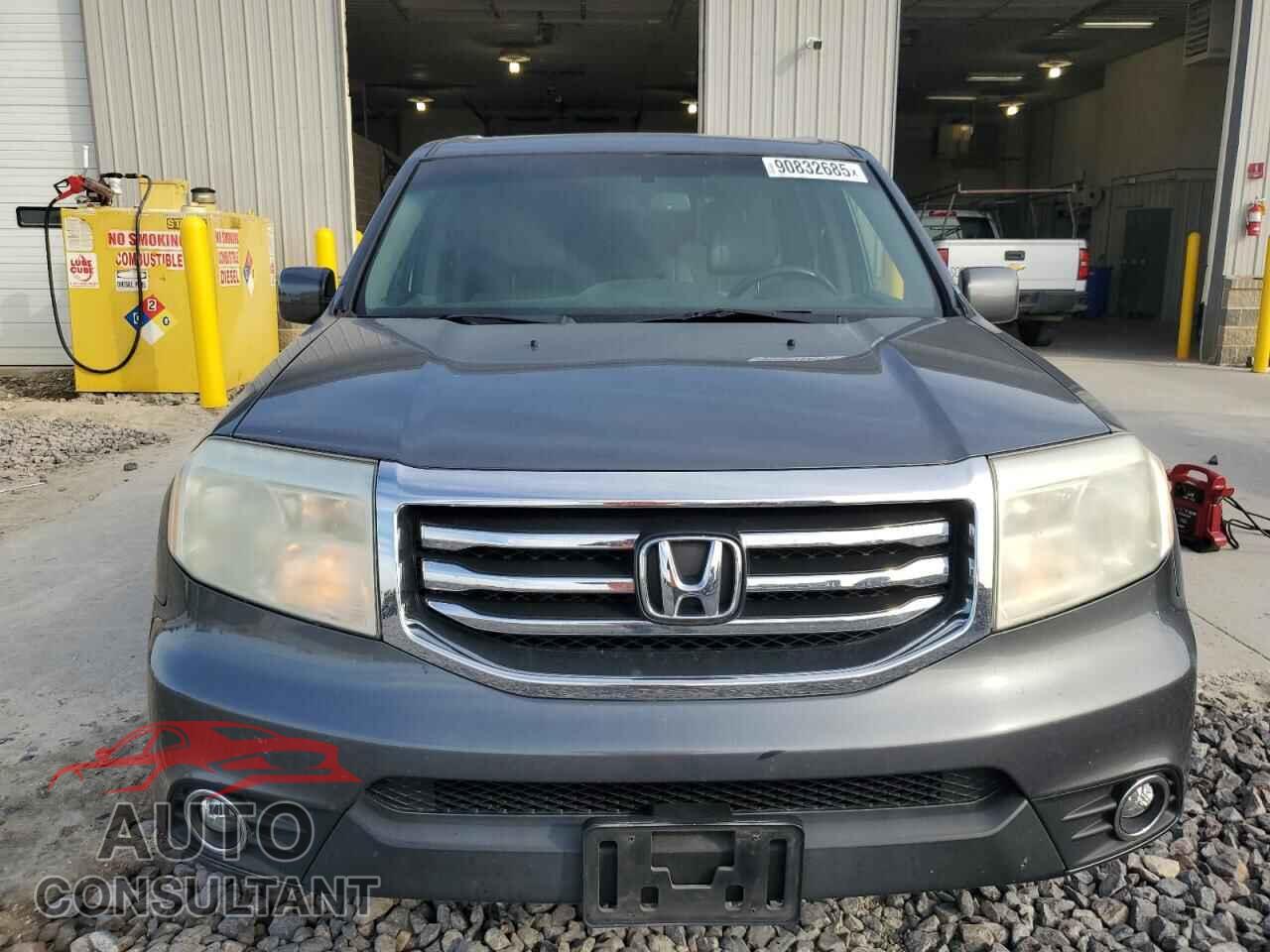 HONDA PILOT 2013 - 5FNYF4H50DB073367
