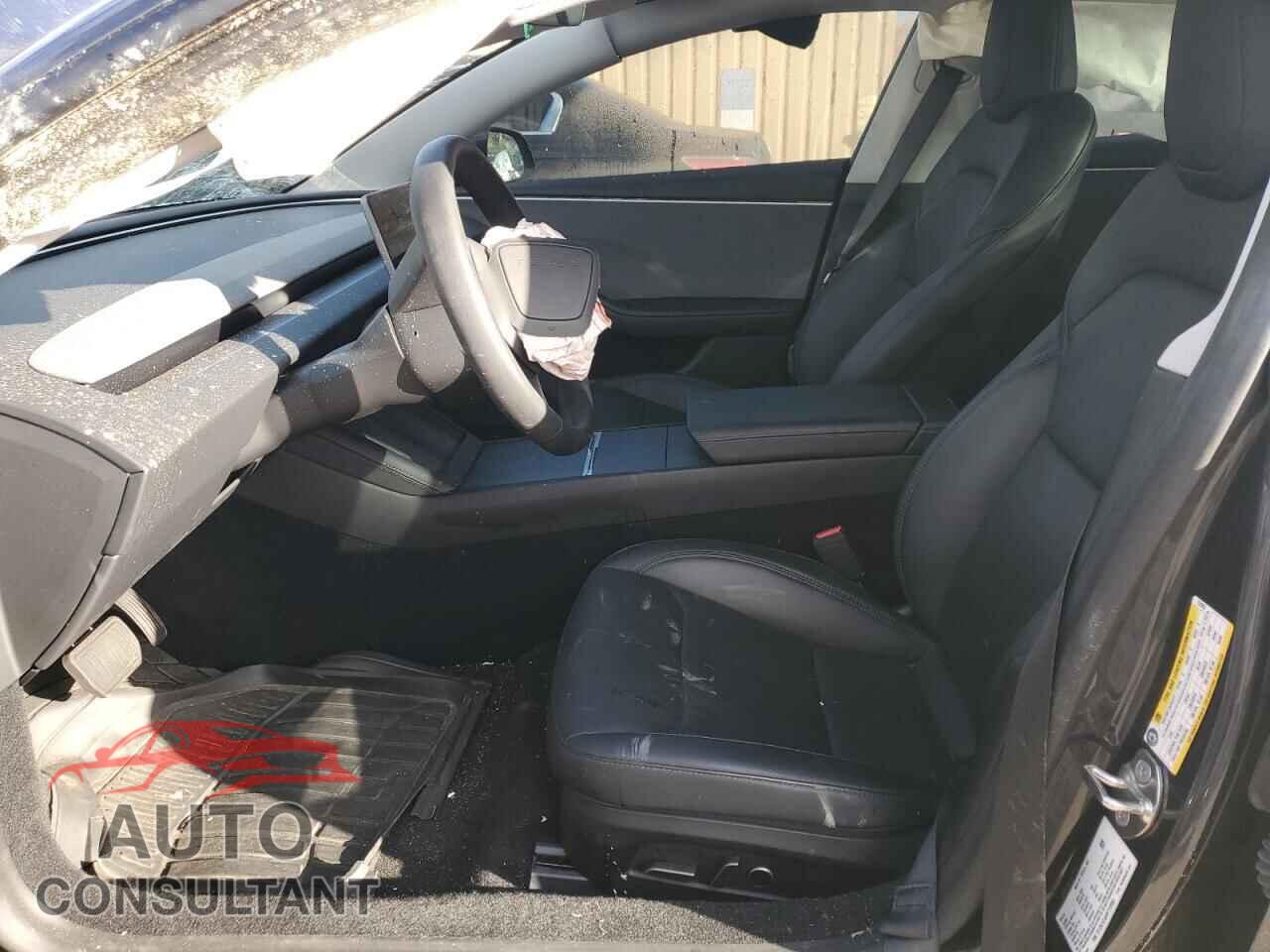 TESLA MODEL 3 2024 - 5YJ3E1EA5RF772093