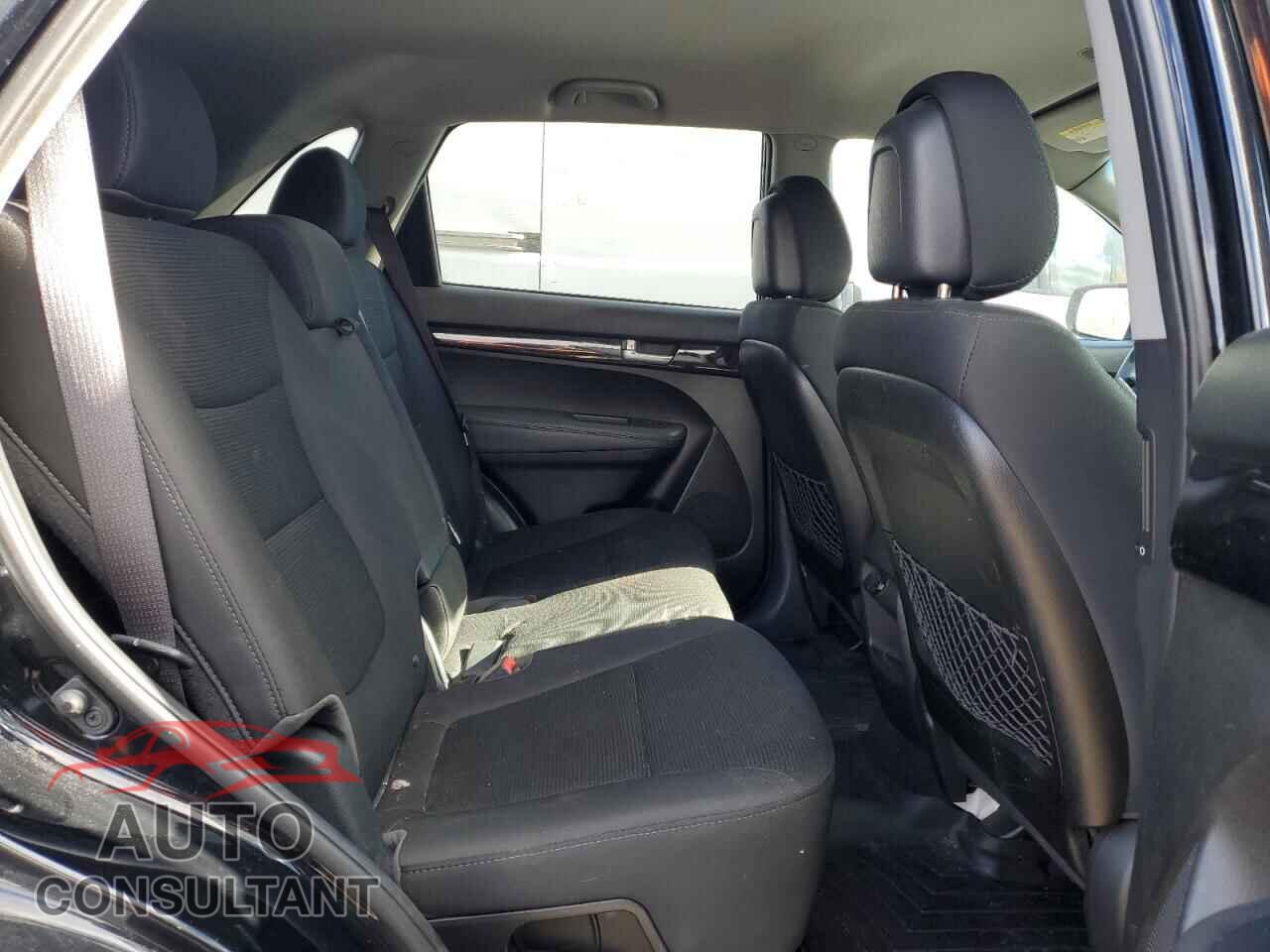 KIA SORENTO 2014 - 5XYKTCA60EG511648