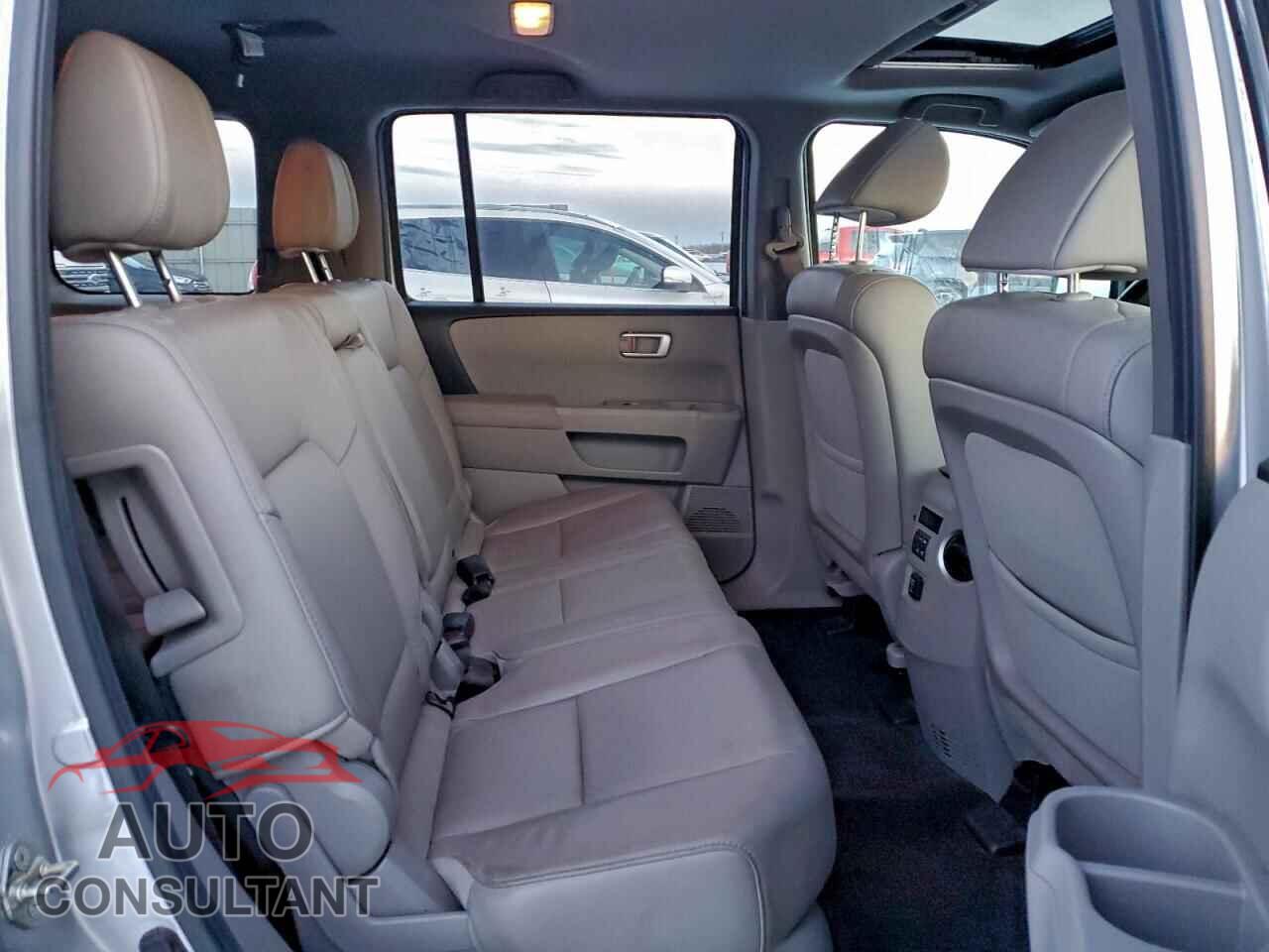 HONDA PILOT 2012 - 5FNYF4H50CB505017