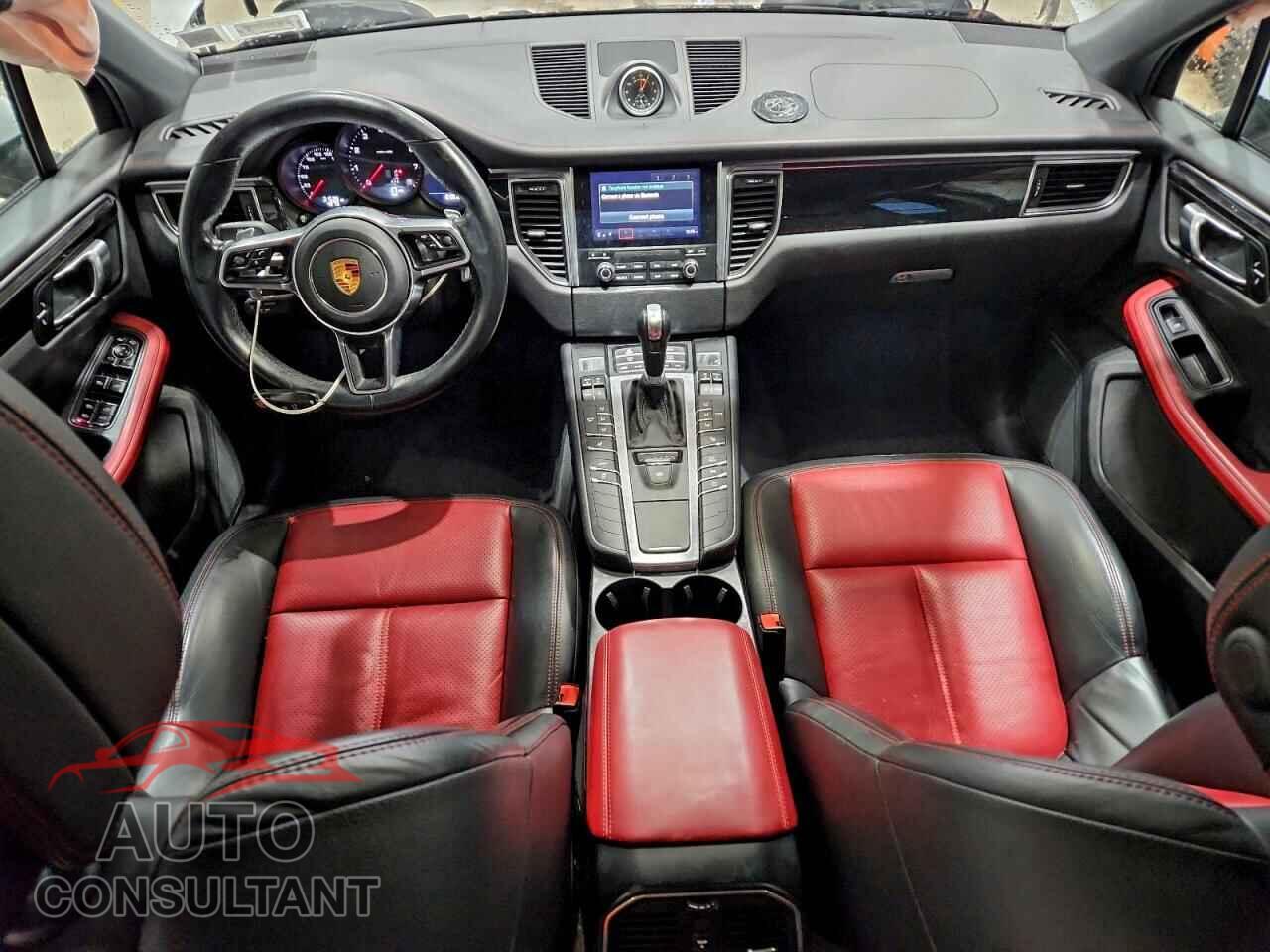 PORSCHE MACAN 2018 - WP1AA2A59JLB01849