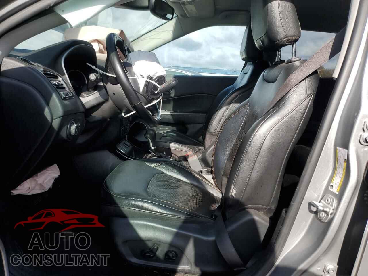 JEEP COMPASS 2020 - 3C4NJCCB5LT114536