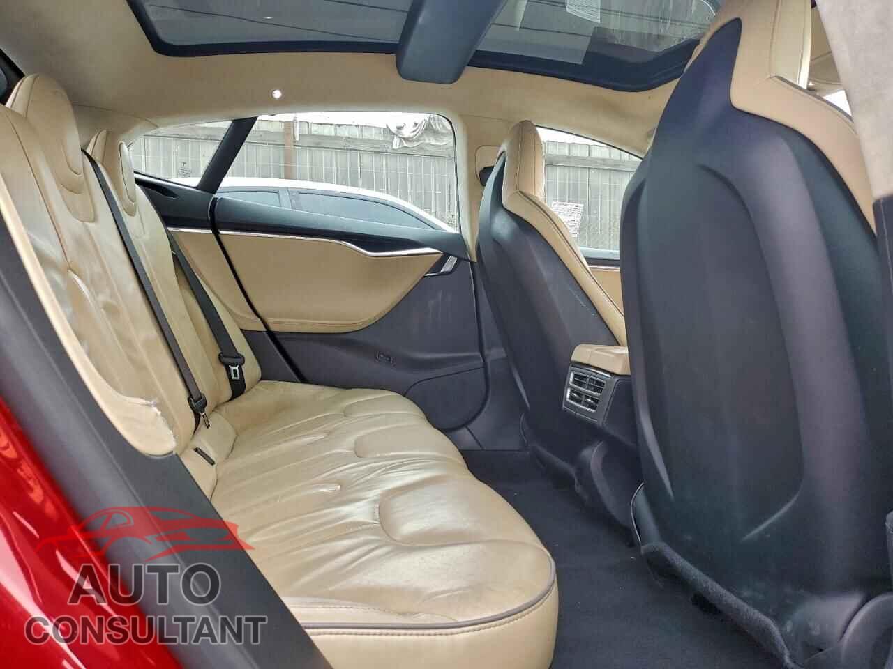 TESLA MODEL S 2013 - 5YJSA1CP0DFP14576