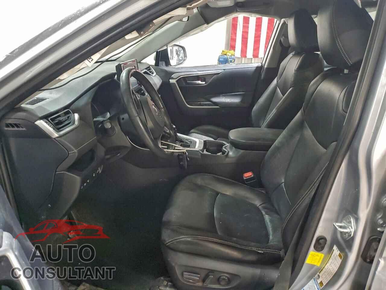 TOYOTA RAV4 2019 - JTMP1RFV8KD010256
