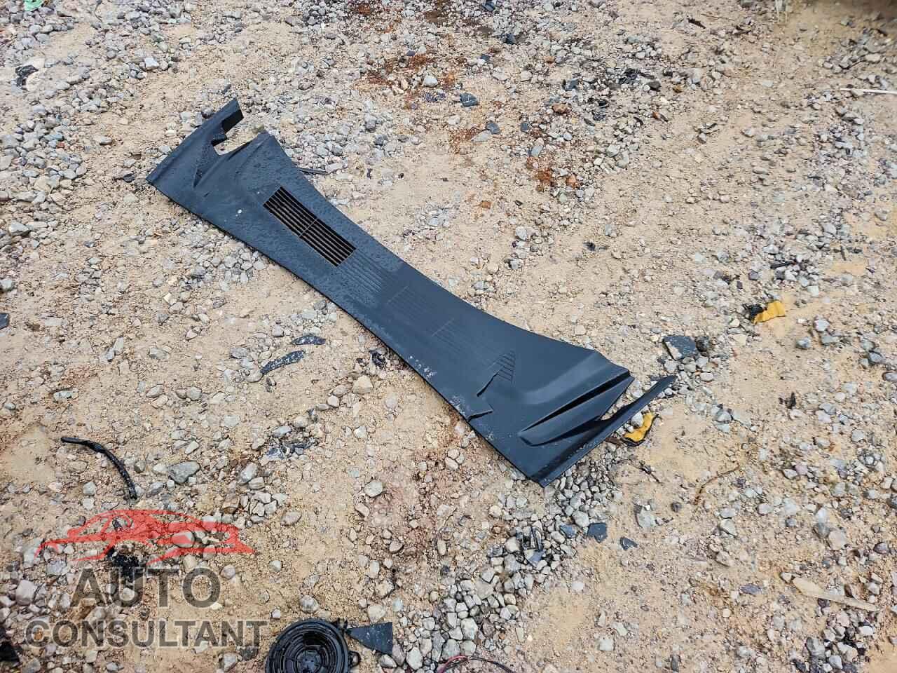 TESLA MODEL 3 2024 - 5YJ3E1EB2RF717237
