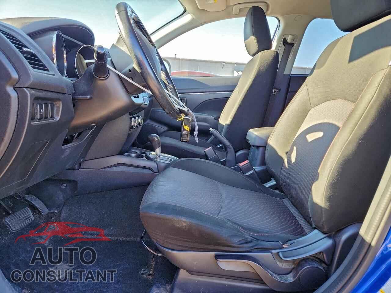MITSUBISHI OUTLANDER 2017 - JA4AR3AU5HZ045286