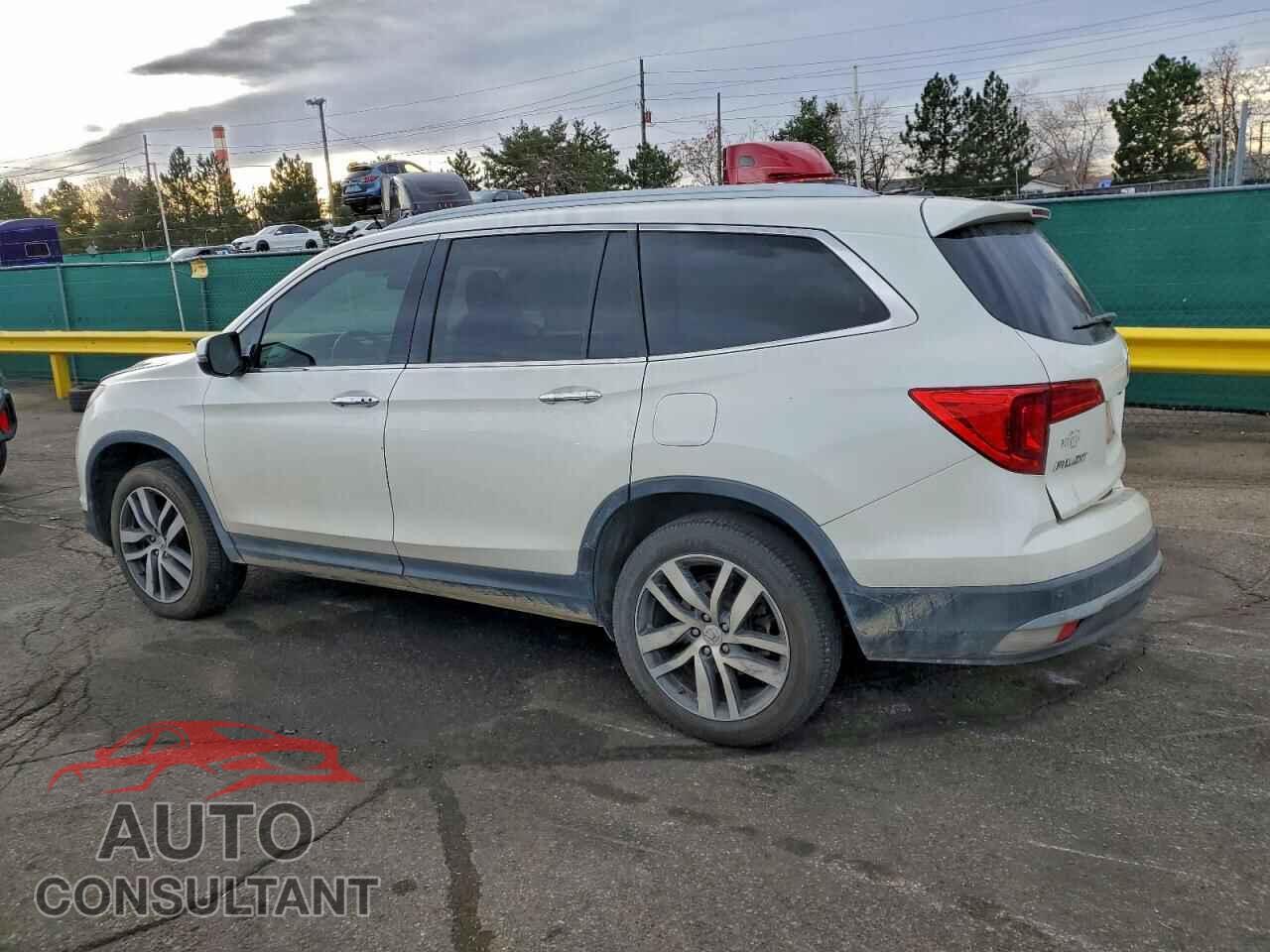 HONDA PILOT 2017 - 5FNYF6H04HB053435