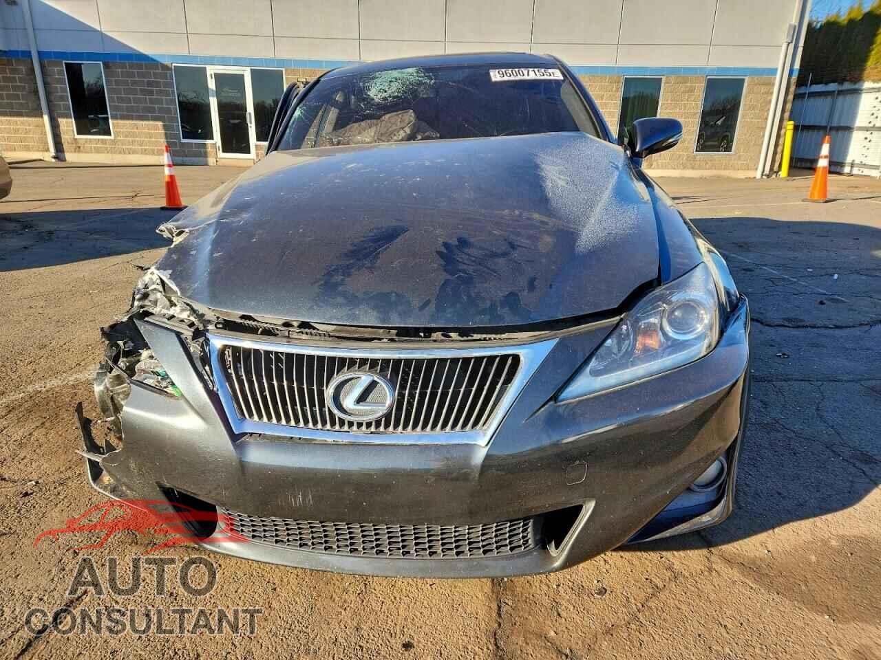 LEXUS IS 2011 - JTHCF5C29B5046758