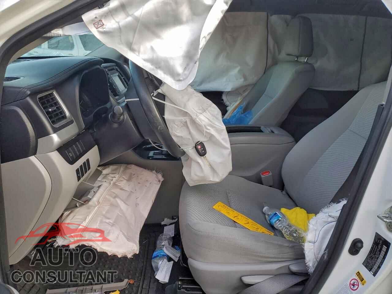 TOYOTA HIGHLANDER 2018 - 5TDZZRFH2JS286432