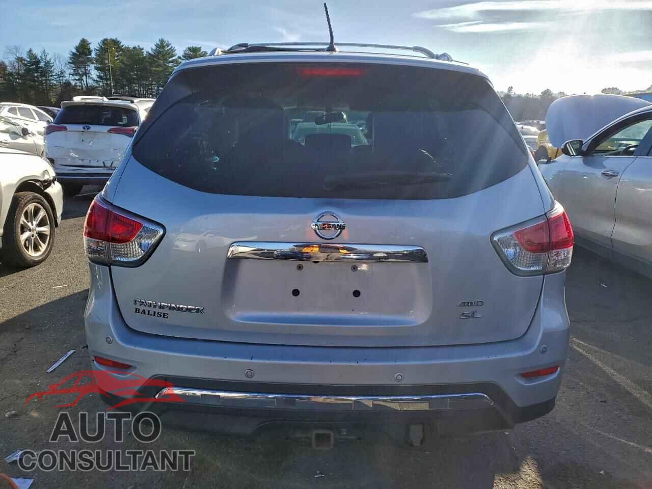NISSAN PATHFINDER 2013 - 5N1AR2MM1DC605440