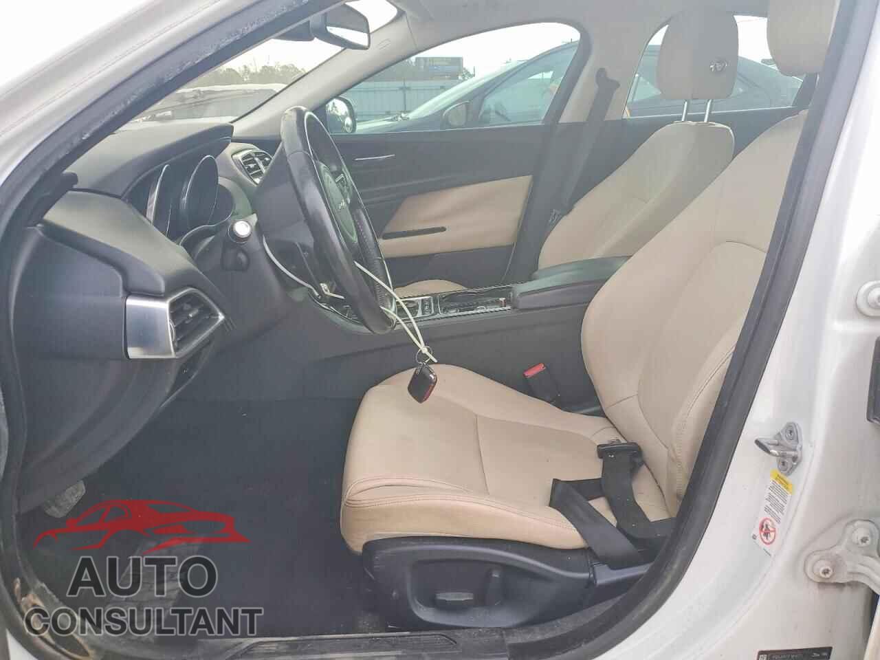 JAGUAR XE 2017 - SAJAR4BG3HA962666