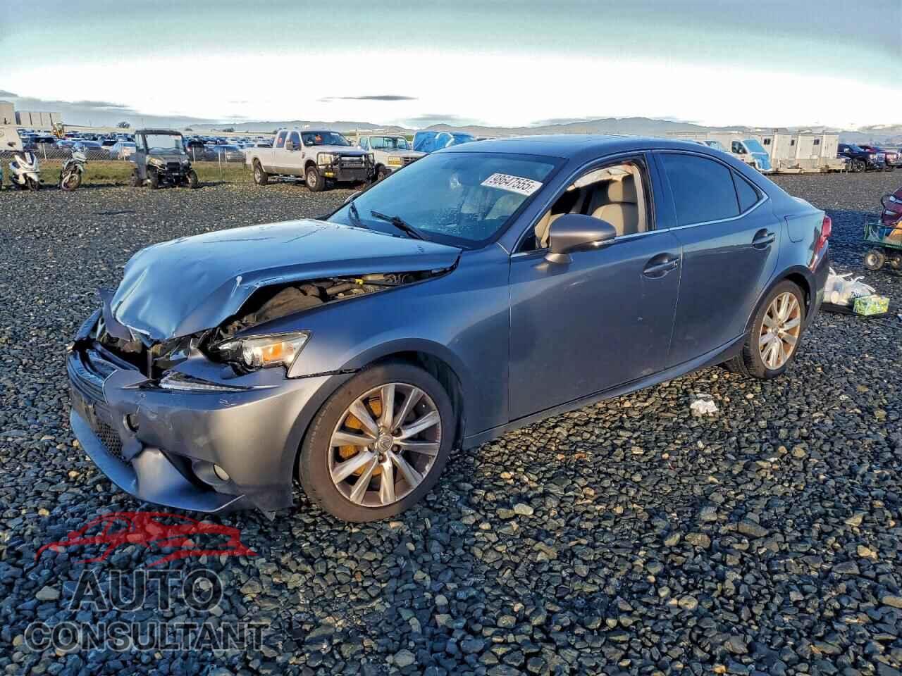 LEXUS IS 2014 - JTHBF1D27E5020182