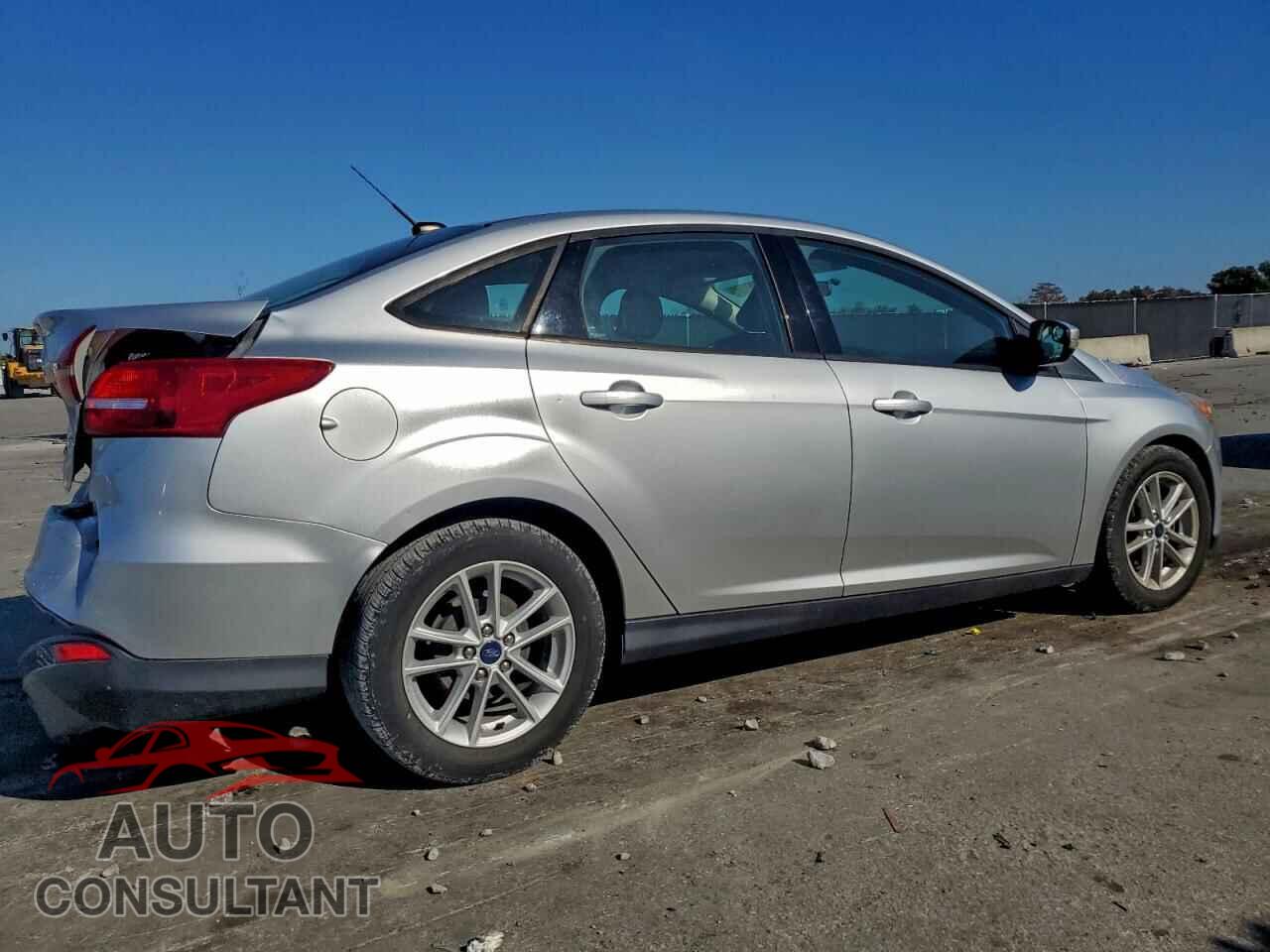FORD FOCUS 2017 - 1FADP3F24HL332174