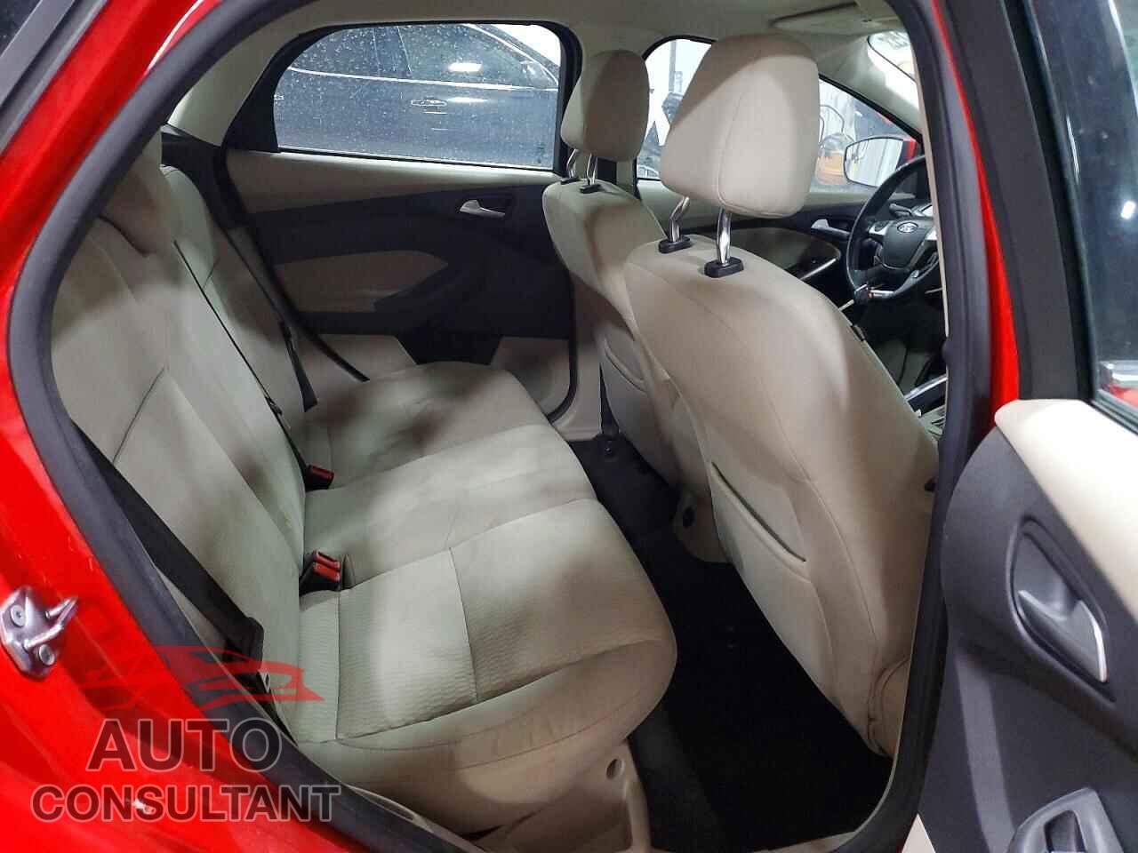 FORD FOCUS 2012 - 1FAHP3M28CL363571