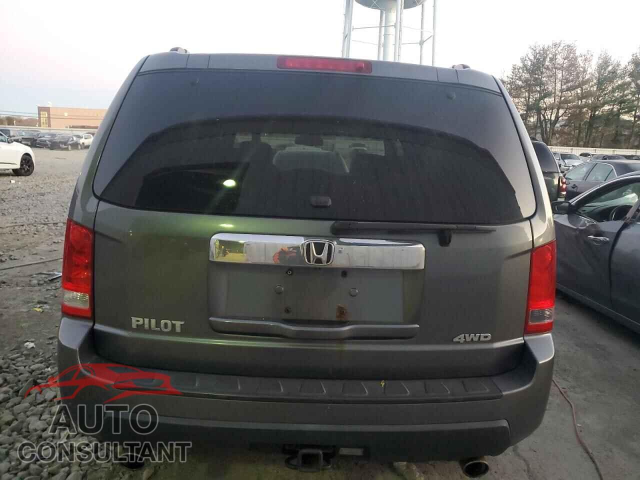 HONDA PILOT 2011 - 5FNYF4H50BB034260