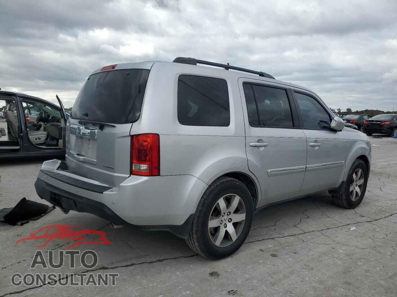 HONDA PILOT 2015 - 5FNYF3H99FB014897