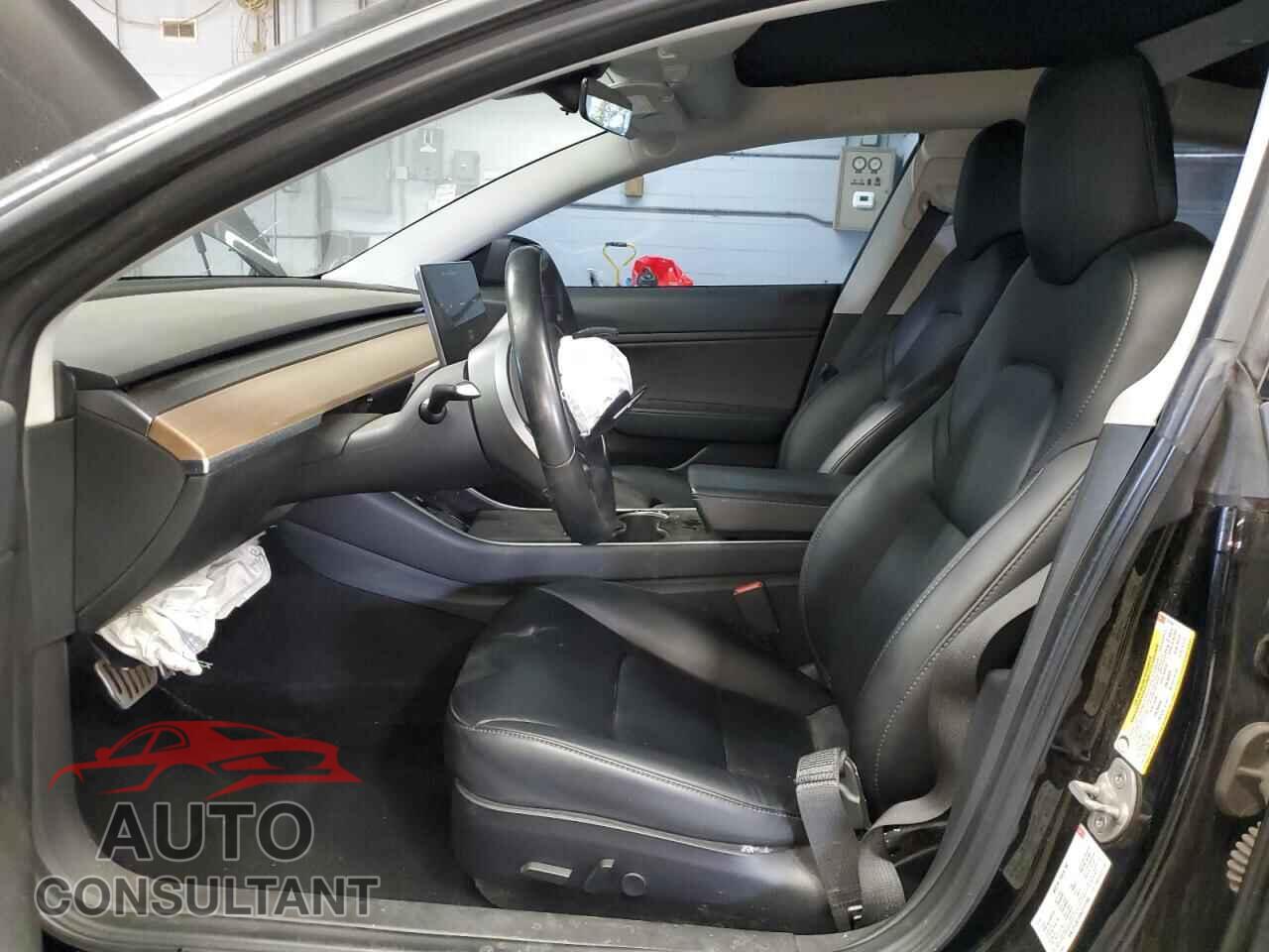 TESLA MODEL 3 2018 - 5YJ3E1EBXJF151364