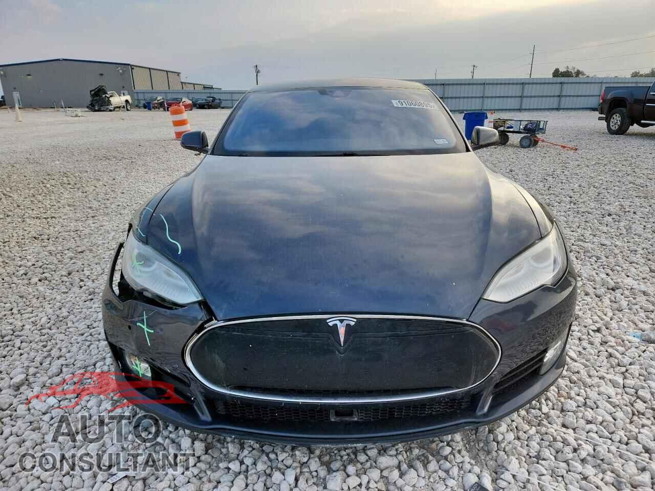 TESLA MODEL S 2015 - 5YJSA1E20FF120283