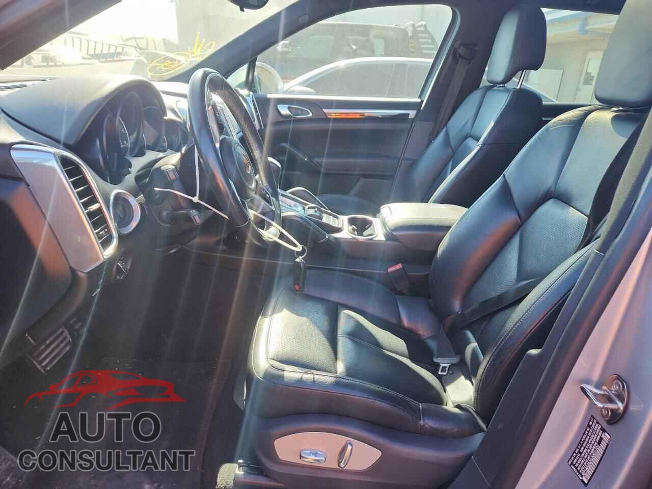 PORSCHE CAYENNE 2018 - WP1AA2A20JKA01201