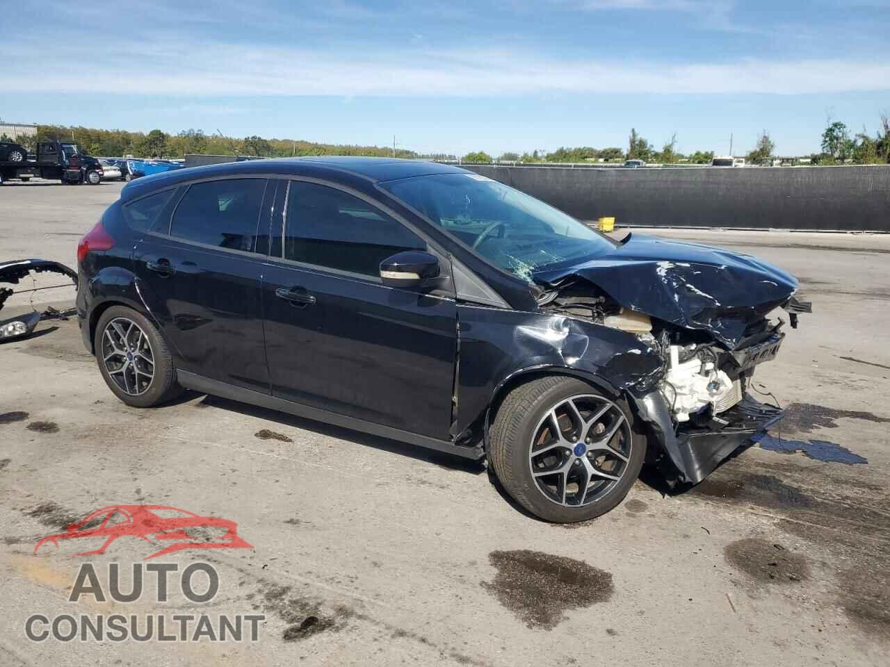 FORD FOCUS 2018 - 1FADP3M22JL227223