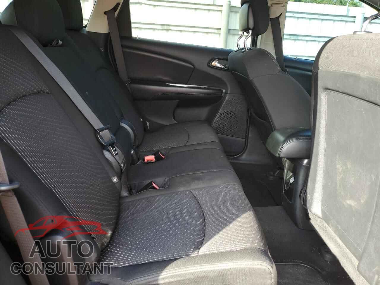 DODGE JOURNEY 2015 - 3C4PDCBB9FT575633