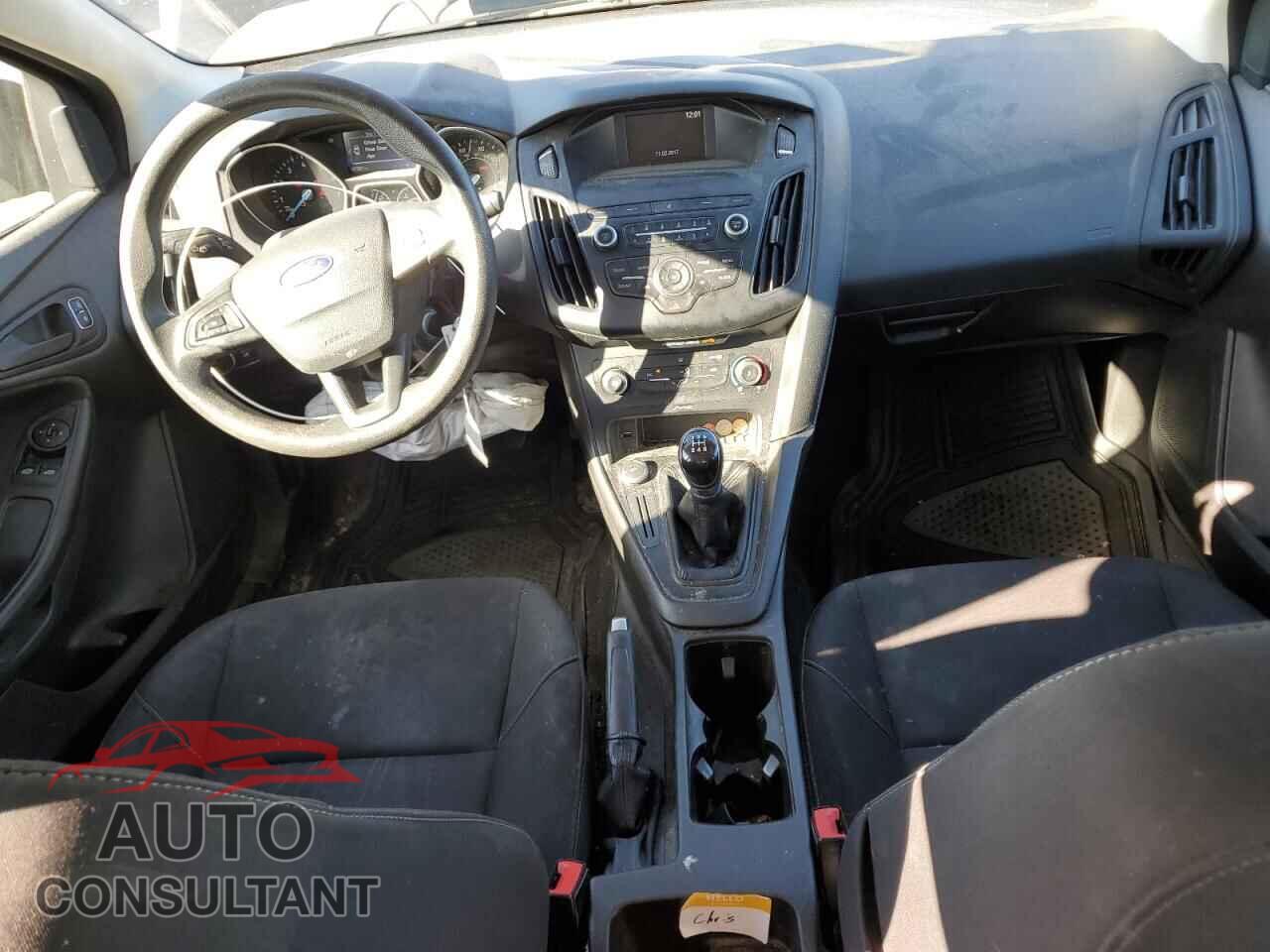 FORD FOCUS 2018 - 1FADP3E25JL223746