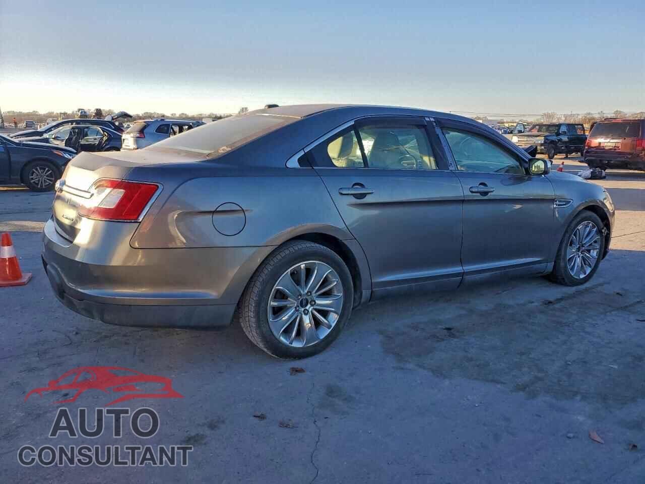 FORD TAURUS 2011 - 1FAHP2FW7BG131805
