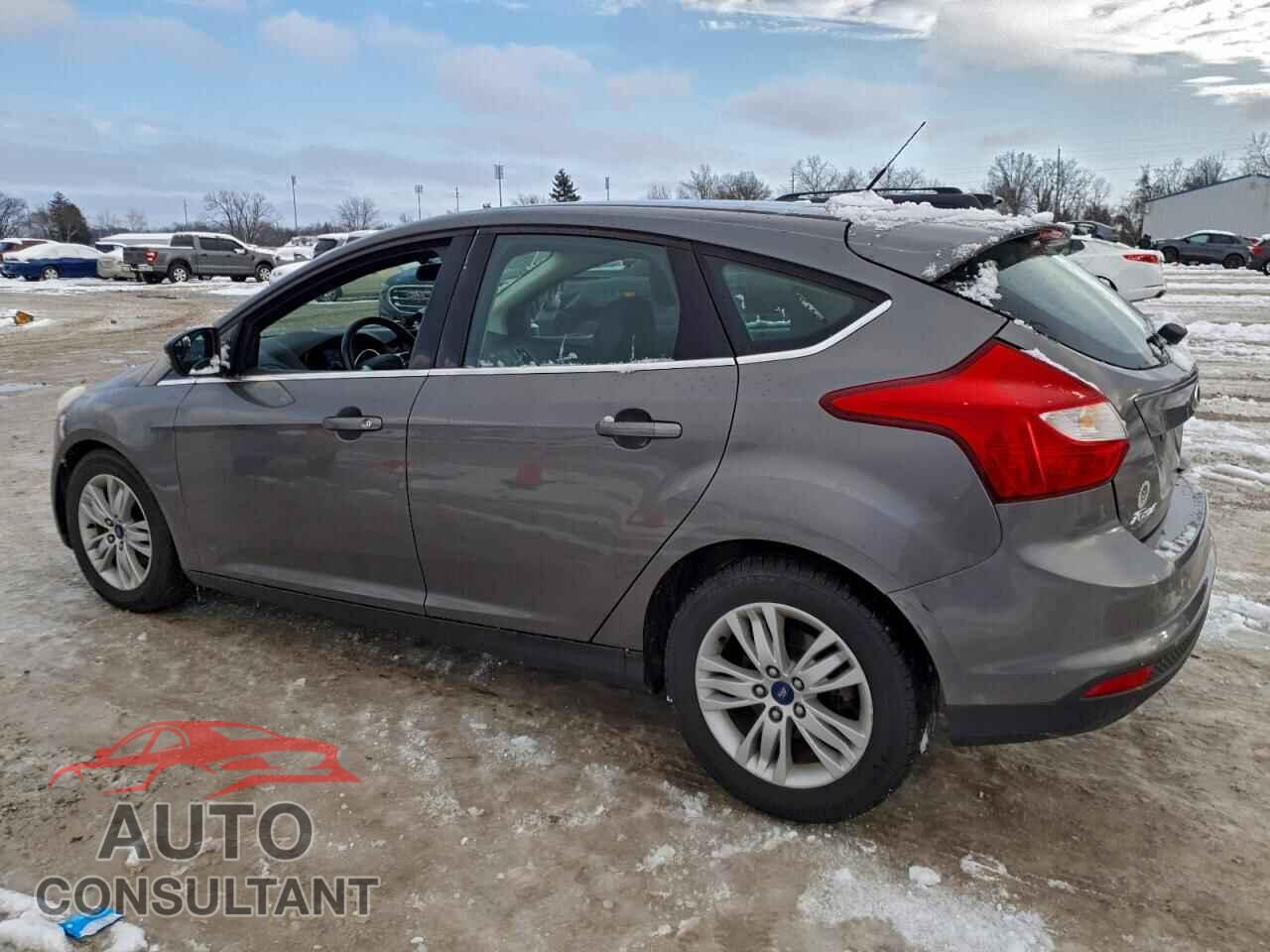 FORD FOCUS 2012 - 1FAHP3M28CL341036