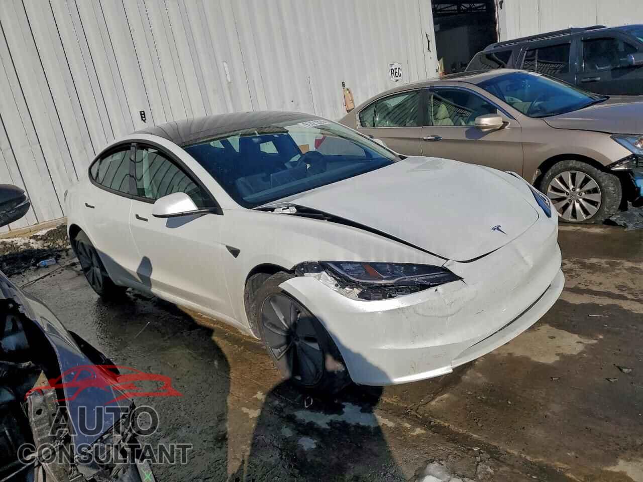 TESLA MODEL 3 2025 - 5YJ3E1EA8SF031376