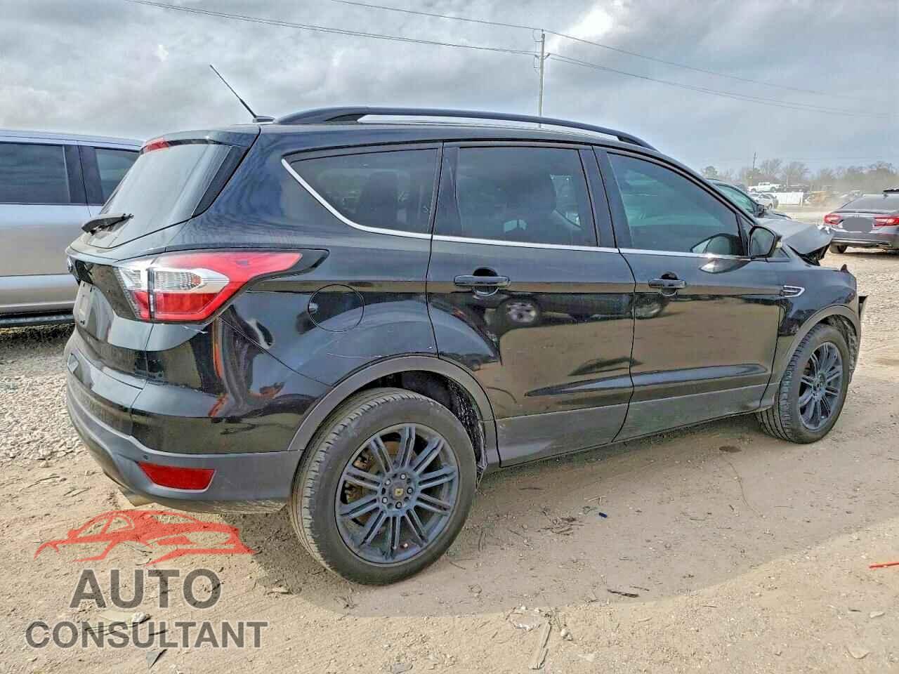 FORD ESCAPE 2017 - 1FMCU0JD5HUD04489