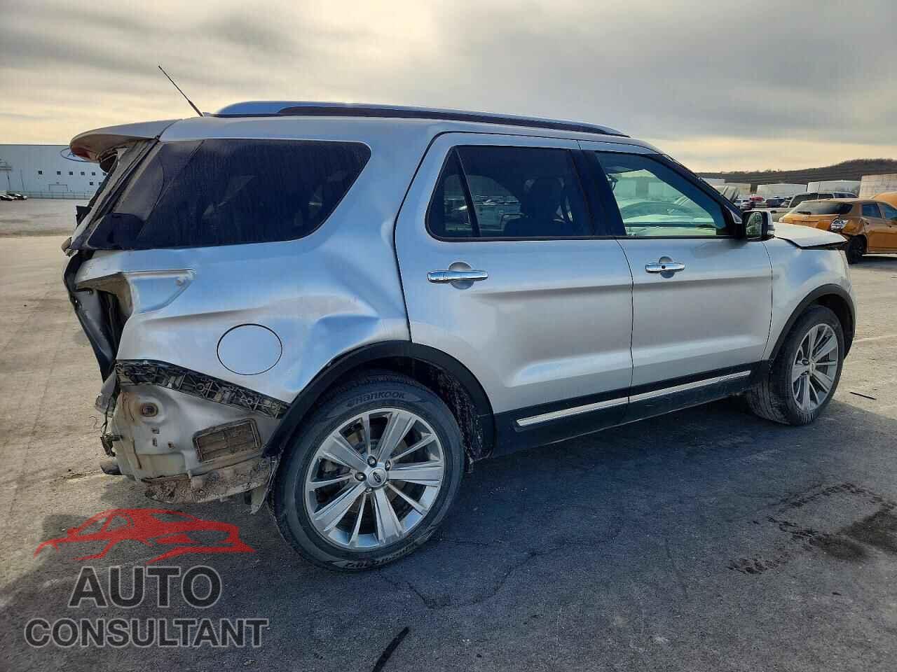 FORD EXPLORER 2018 - 1FM5K7F88JGB45720