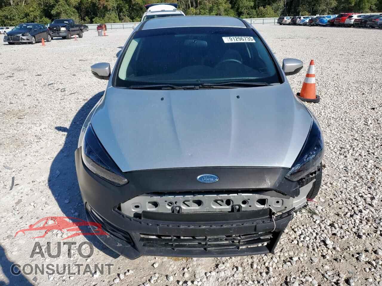 FORD FOCUS 2015 - 1FADP3F29FL384686