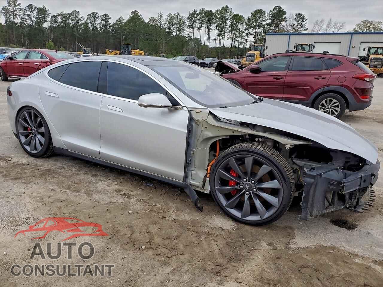 TESLA MODEL S 2015 - 5YJSA1E45FF120281