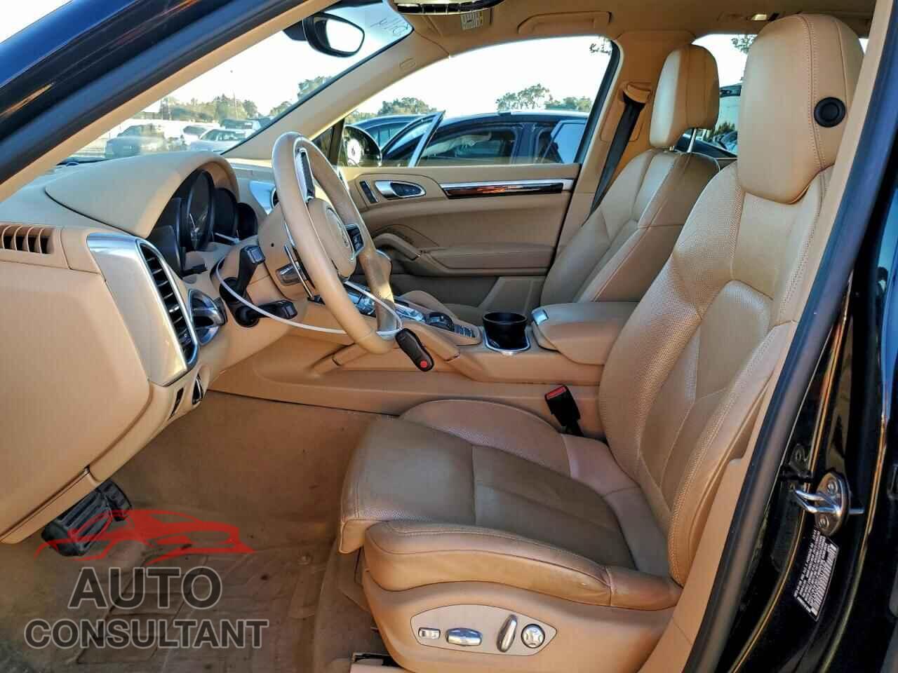 PORSCHE CAYENNE 2016 - WP1AA2A29GKA13162