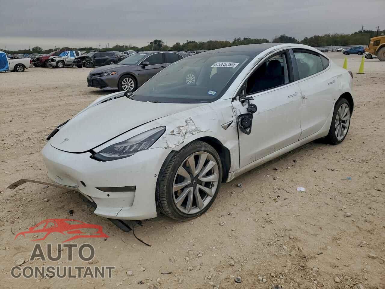 TESLA MODEL 3 2019 - 5YJ3E1EB3KF477833
