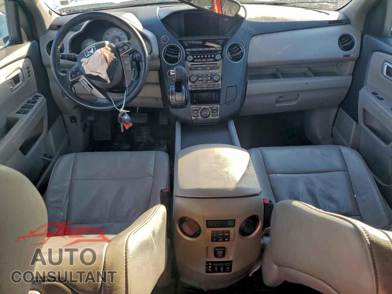 HONDA PILOT 2015 - 5FNYF4H97FB002012