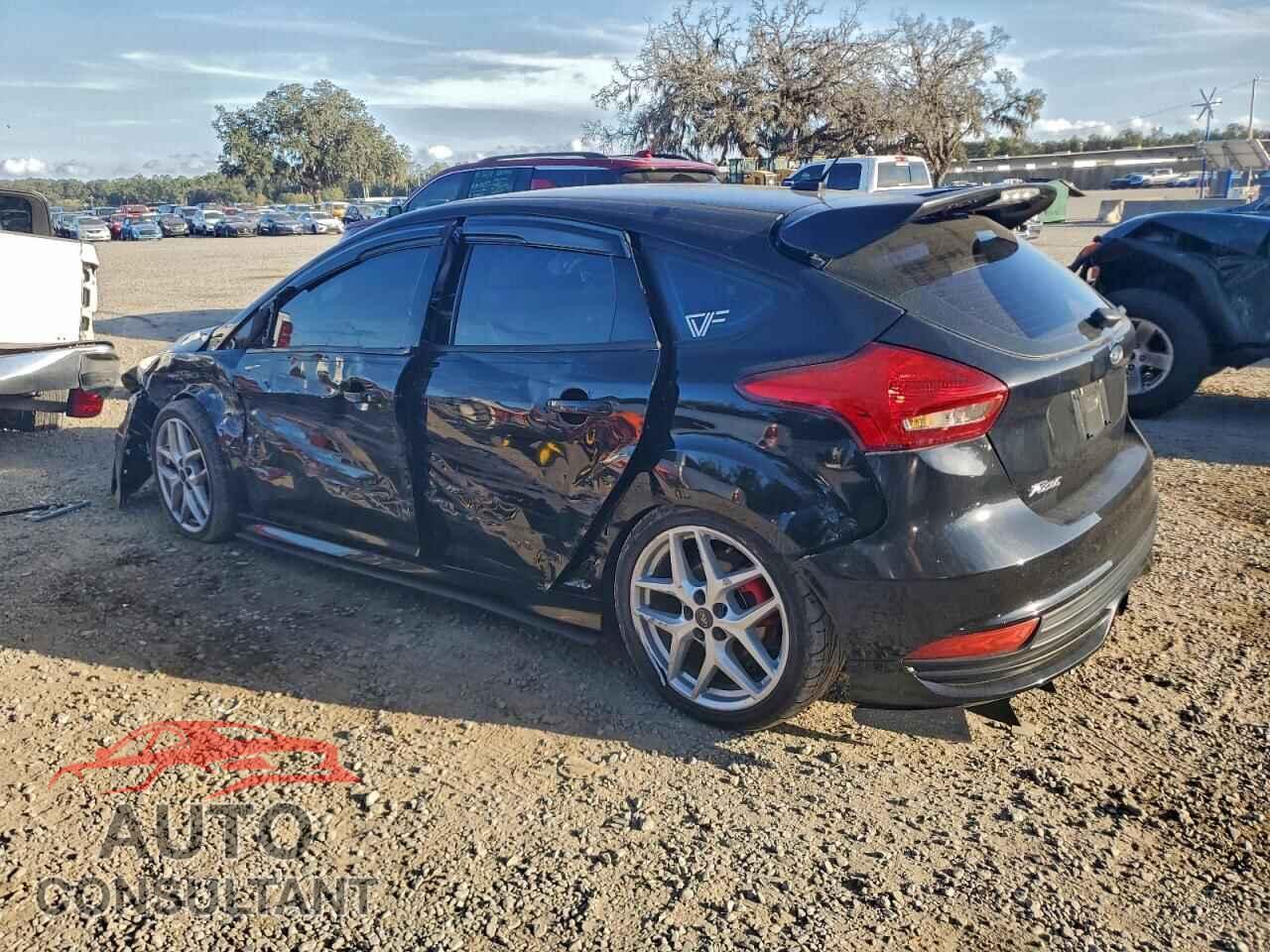 FORD FOCUS 2017 - 1FADP3L93HL208673