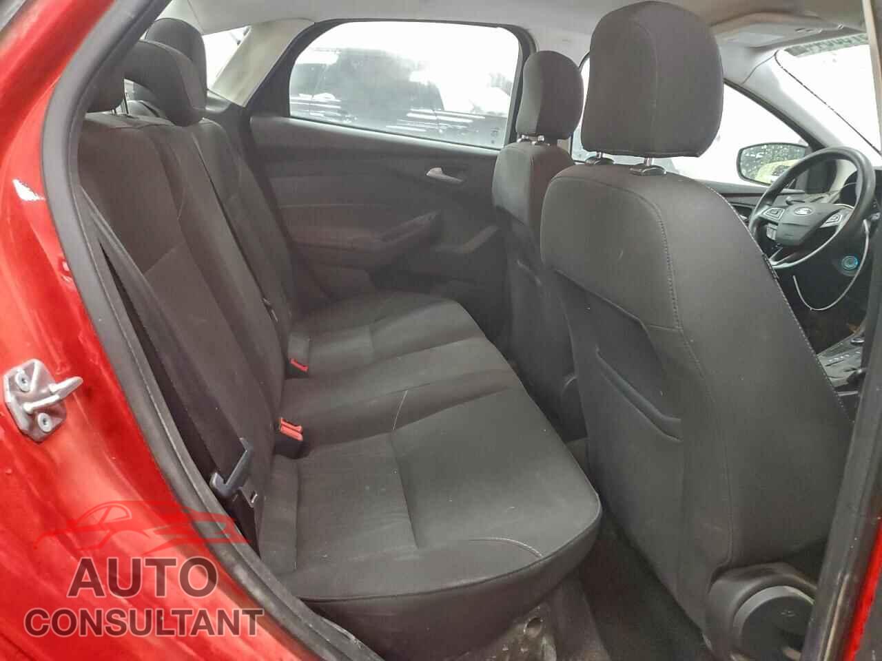 FORD FOCUS 2017 - 1FADP3F27HL229329