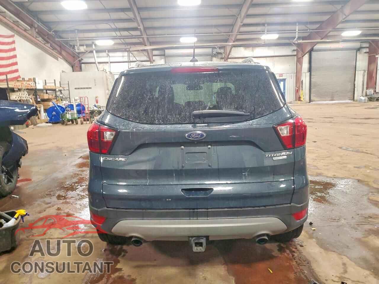 FORD ESCAPE 2019 - 1FMCU9J93KUC42131