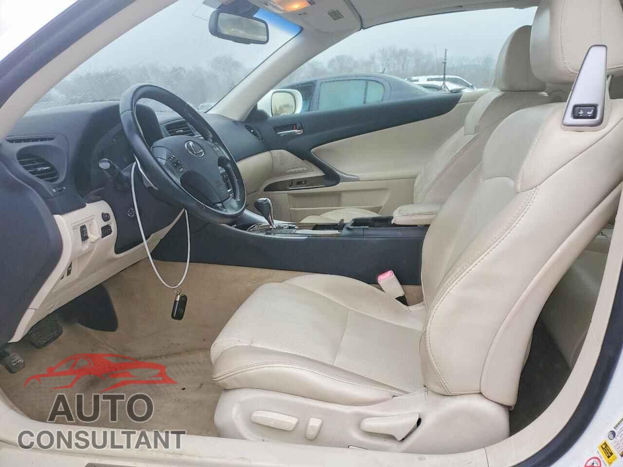 LEXUS IS 2010 - JTHFF2C24A2510213